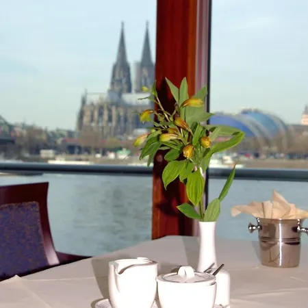 Fairtours Hotelschiff Rhein Prinzessin**** Botel Frankfurt am Main