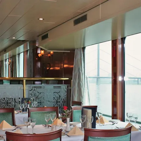 Úszó hotel Fairtours Hotelschiff Rhein Prinzessin****